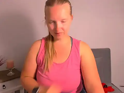 Snapshot of RoseTeacherX chatting on 07.28.26 RoseTeacherX online show from 07.28.26