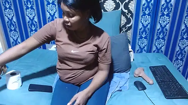 YummyBrownyxx online show from 07.18.26