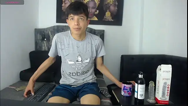 Snapshot of alex_it0 chatting on 05.20.26 alex it0 online show from 05.20.26