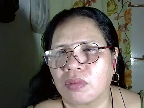 HottyCurlyPeanut online show from 05.10.26