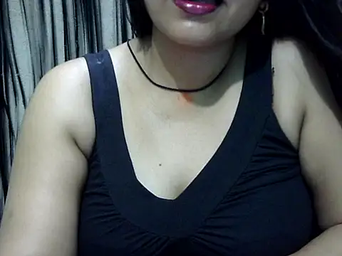 Snapshot of Sexy_Mahekk chatting on 06.10.26 Sexy Mahekk online show from 06.10.26