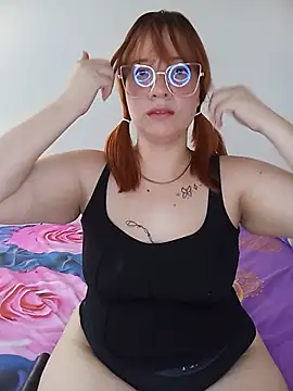 Curves Nina online show from 07.08.26