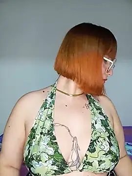 Curves Nina online show from 07.10.26