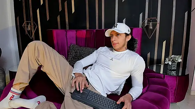 Snapshot of JayTaylorr chatting on 05.07.26 JayTaylorr online show from 05.07.26