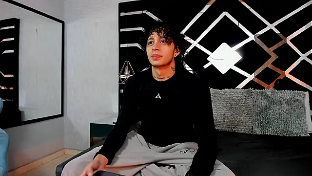 Snapshot of JayTaylorr chatting on 05.12.26 JayTaylorr online show from 05.12.26