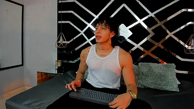 Snapshot of JayTaylorr chatting on 05.14.26 JayTaylorr online show from 05.14.26