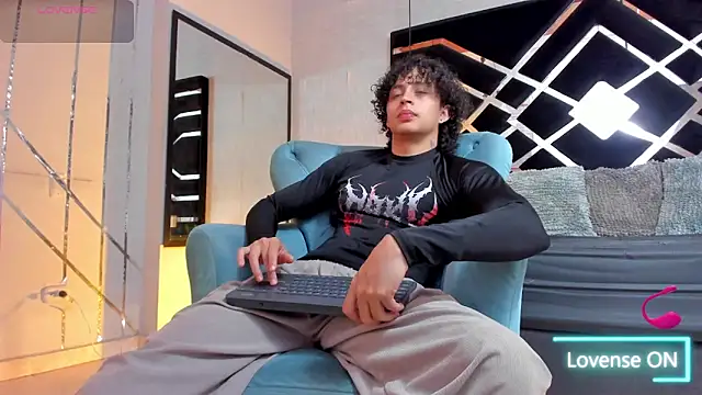 Snapshot of JayTaylorr chatting on 05.27.26 JayTaylorr online show from 05.27.26