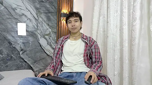 NoahWalker   online show from 07.21.26