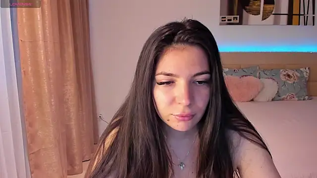 Snapshot of CandyElla_ chatting on 08.01.26 CandyElla online show from 08.01.26