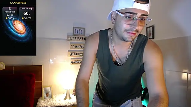 Snapshot of andders_ chatting on 05.19.26 andders online show from 05.19.26