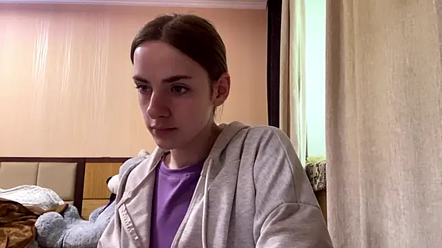 Snapshot of selianderol chatting on 06.15.26 selianderol online show from 06.15.26