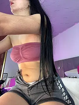 Lila-pinkky online show from 07.04.26