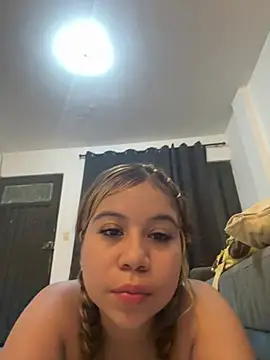 Snapshot of M1la_18 chatting on 07.07.26 M1la 18 online show from 07.07.26