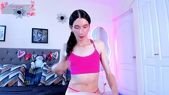 Snapshot of viioleta_queen chatting on 07.28.26 viioleta queen online show from 07.28.26