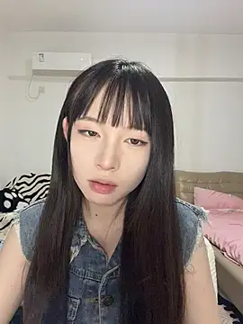 Snapshot of nide-baby chatting on 06.23.26 nide-baby online show from 06.23.26