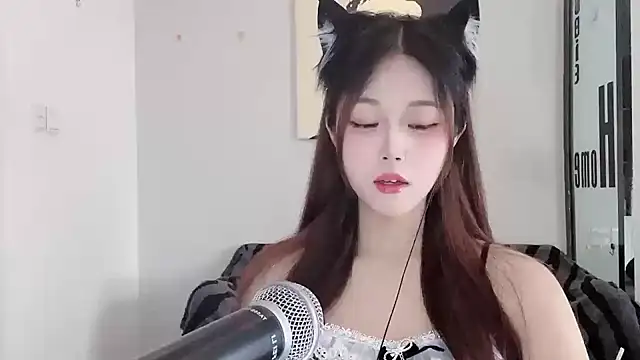 KiKi-011 online show from 06.02.26