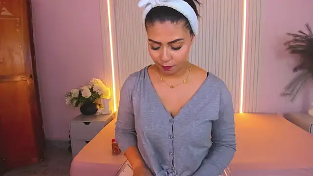 LucyWild8 online show from 05.13.26