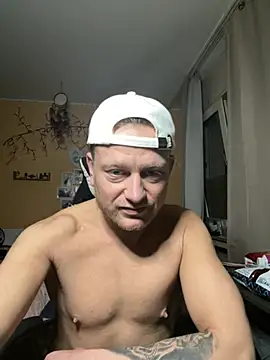 Snapshot of Thorbi94 chatting on 04.16.26 Thorbi94 online show from 04.16.26
