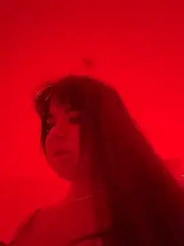 Snapshot of liina_gu chatting on 05.19.26 liina gu online show from 05.19.26