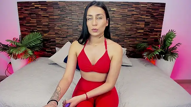 Snapshot of valkiriia__ chatting on 06.25.26 valkiriia online show from 06.25.26