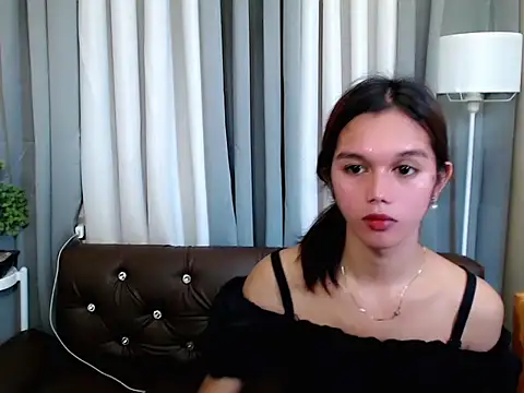 Snapshot of marie_castro chatting on 05.18.26 marie castro online show from 05.18.26