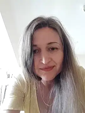 irresistibelle online show from 04.20.26