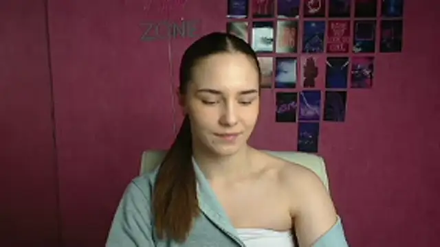 Snapshot of Kyara_ra chatting on 04.24.26 Kyara ra online show from 04.24.26