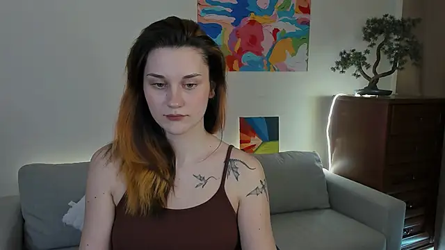 Snapshot of elani_lune chatting on 04.25.26 elani lune online show from 04.25.26