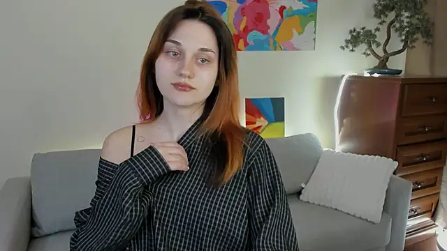 Snapshot of elani_lune chatting on 04.28.26 elani lune online show from 04.28.26