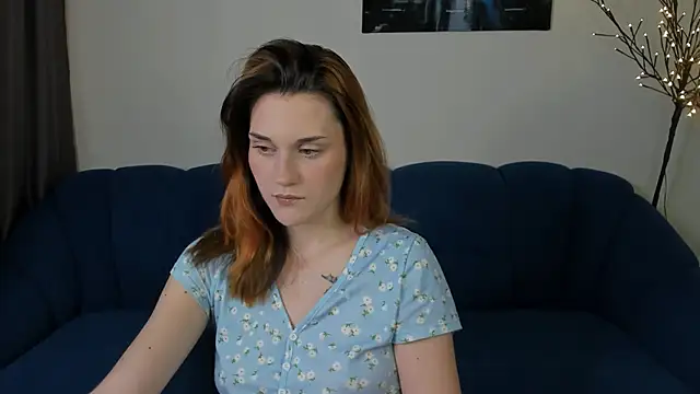 Snapshot of elani_lune chatting on 06.28.26 elani lune online show from 06.28.26