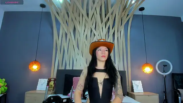 Snapshot of Maddison_Foxxx chatting on 05.23.26 Maddison Foxxx online show from 05.23.26