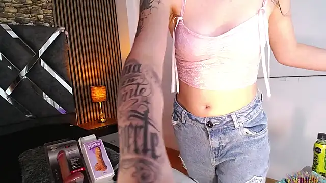 Veronica Lodge7 online show from 04.22.26