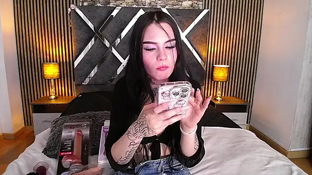 Veronica Lodge7 online show from 04.23.26