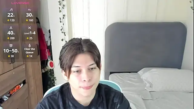 Snapshot of Felixzyn chatting on 04.28.26 Felixzyn online show from 04.28.26