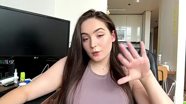 Emilly Cart online show from 06.01.26