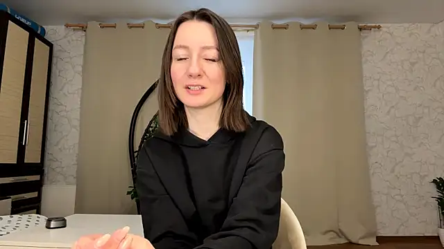 Snapshot of MariaSpadoni chatting on 04.26.26 MariaSpadoni online show from 04.26.26