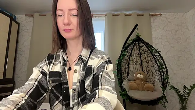 Snapshot of MariaSpadoni chatting on 04.28.26 MariaSpadoni online show from 04.28.26