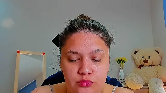 Snapshot of Rorria chatting on 05.26.26 Rorria online show from 05.26.26