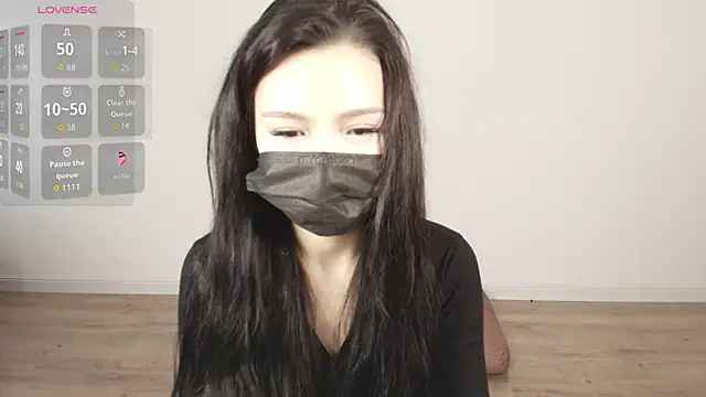 Snapshot of carlune chatting on 05.13.26 carlune online show from 05.13.26