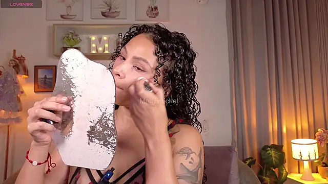 Snapshot of Marivimichel_s chatting on 04.23.26 Marivimichel s online show from 04.23.26