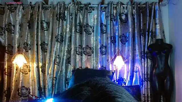 Snapshot of Hecate_doll chatting on 04.29.26 Hecate doll online show from 04.29.26