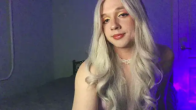 Snapshot of Gina_Rose_ts chatting on 05.01.26 Gina Rose ts online show from 05.01.26