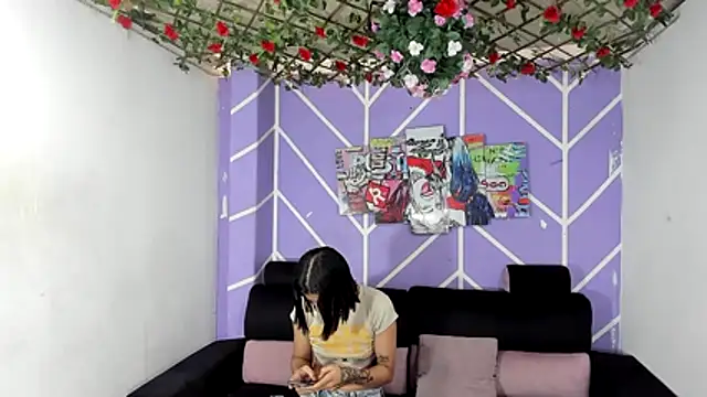 Snapshot of DAHNE_HOT_ chatting on 06.23.26 DAHNE HOT online show from 06.23.26