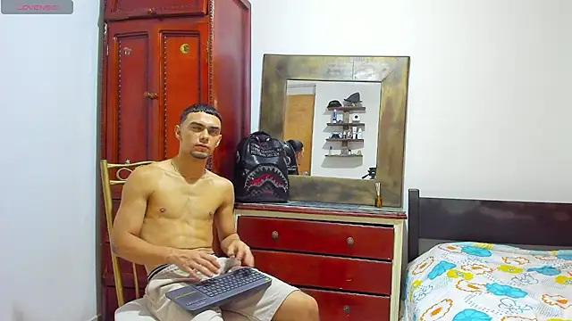 Snapshot of Teo_Rave chatting on 07.18.26 Teo Rave online show from 07.18.26