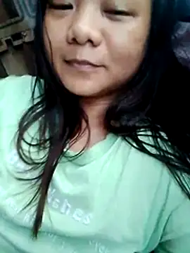 Snapshot of eljhenx chatting on 06.19.26 eljhenx online show from 06.19.26