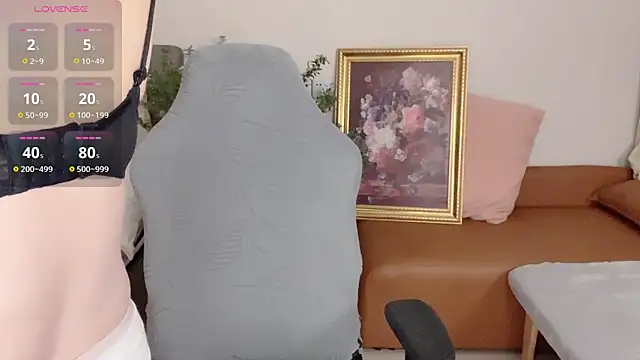 Puppy-kiss online show from 04.21.26