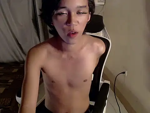 Snapshot of urnaughty_paul chatting on 05.21.26 urnaughty paul online show from 05.21.26