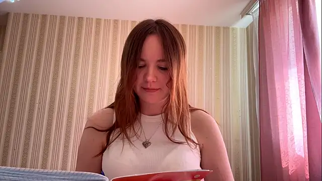 FransiscaLauderback online show from 04.21.26