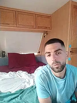 Snapshot of alieno_napoletano chatting on 05.06.26 alieno napoletano online show from 05.06.26