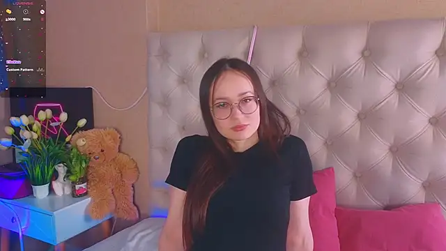 KaraParsons online show from 04.21.26